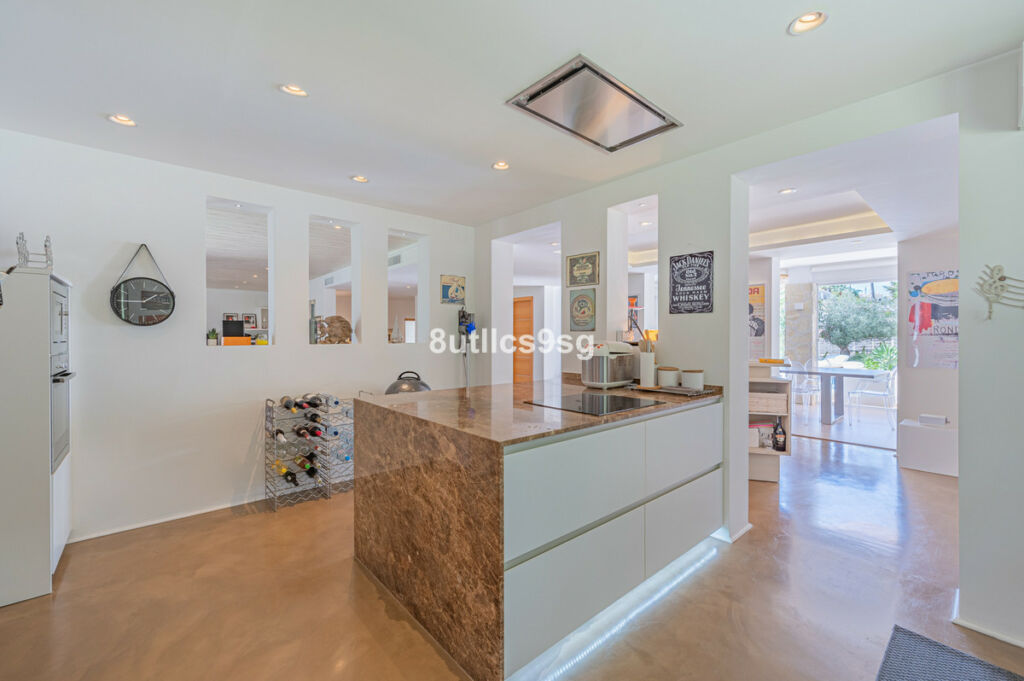 Detached Villa Nueva Andalucía Málaga - image 18