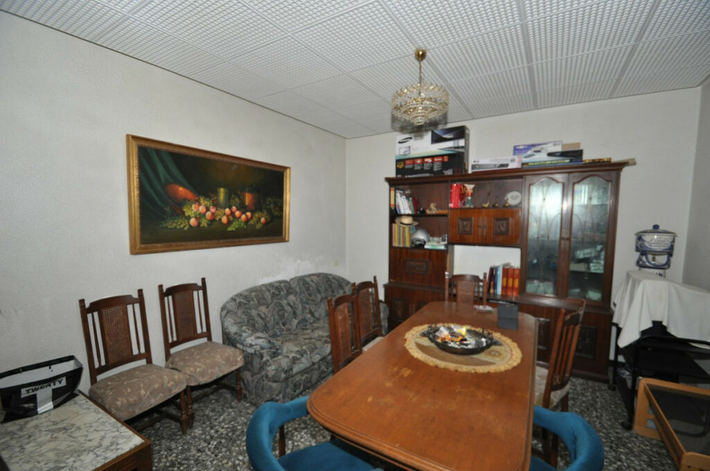 Townhouse Petrer Alicante - image 18