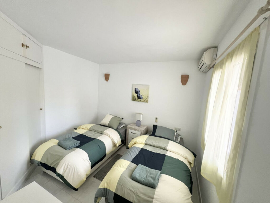 Middle Floor Apartment Calahonda Málaga - image 19