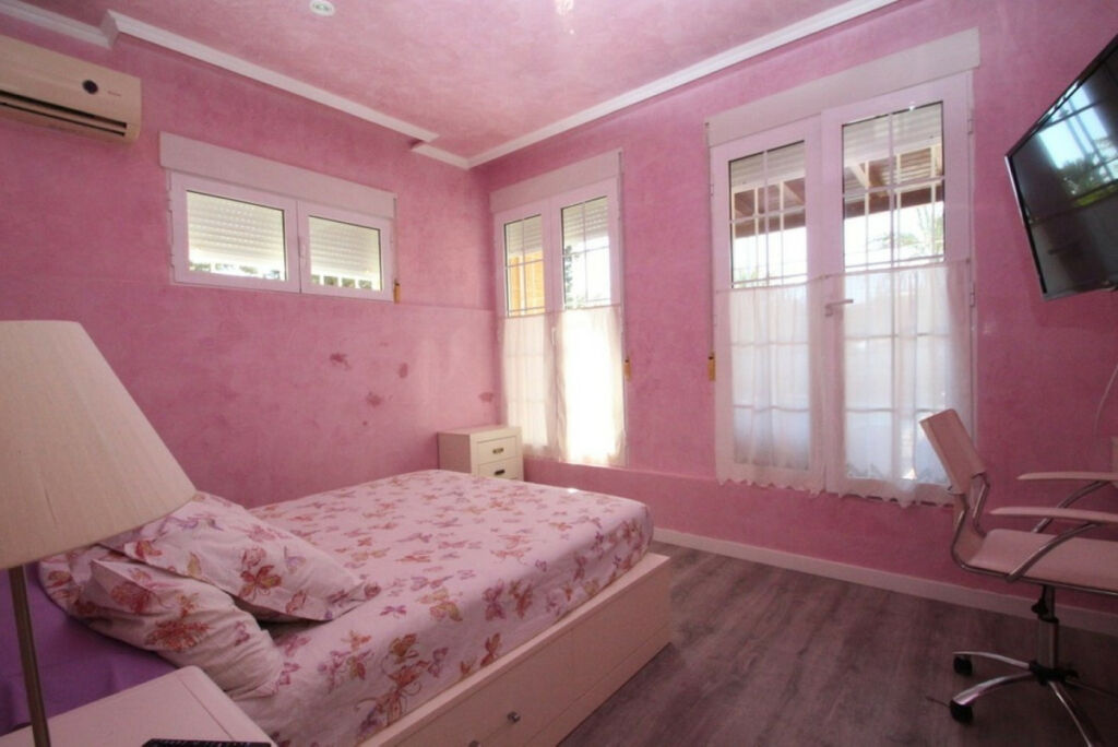 Detached Villa Cabo Roig Alicante - image 19