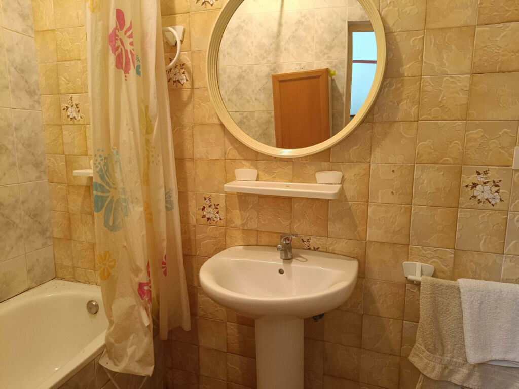 Middle Floor Apartment Dolores Alicante - image 19