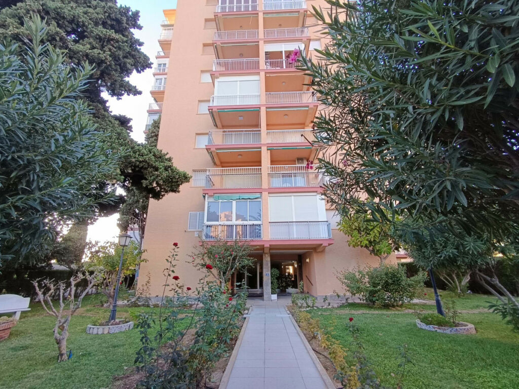 Middle Floor Apartment Campoamor Alicante - image 19