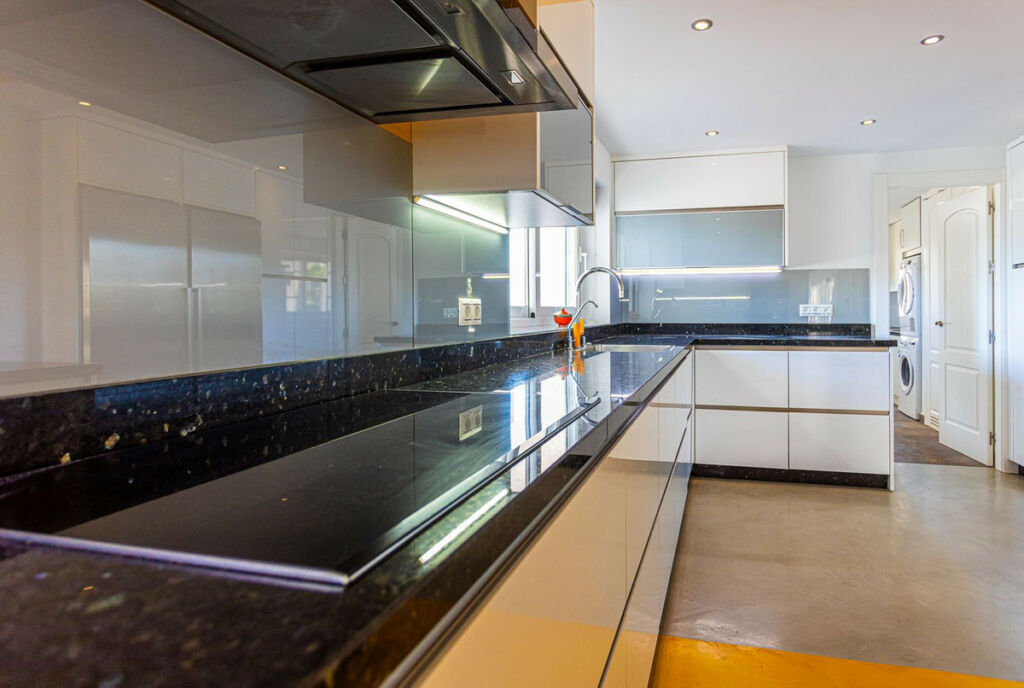Detached Villa Benalmadena Málaga - image 19