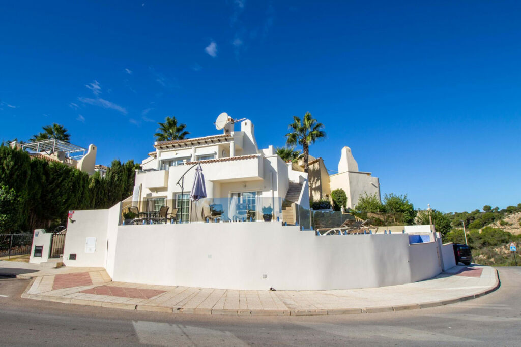 Detached Villa Las Ramblas Golf Alicante - image 2