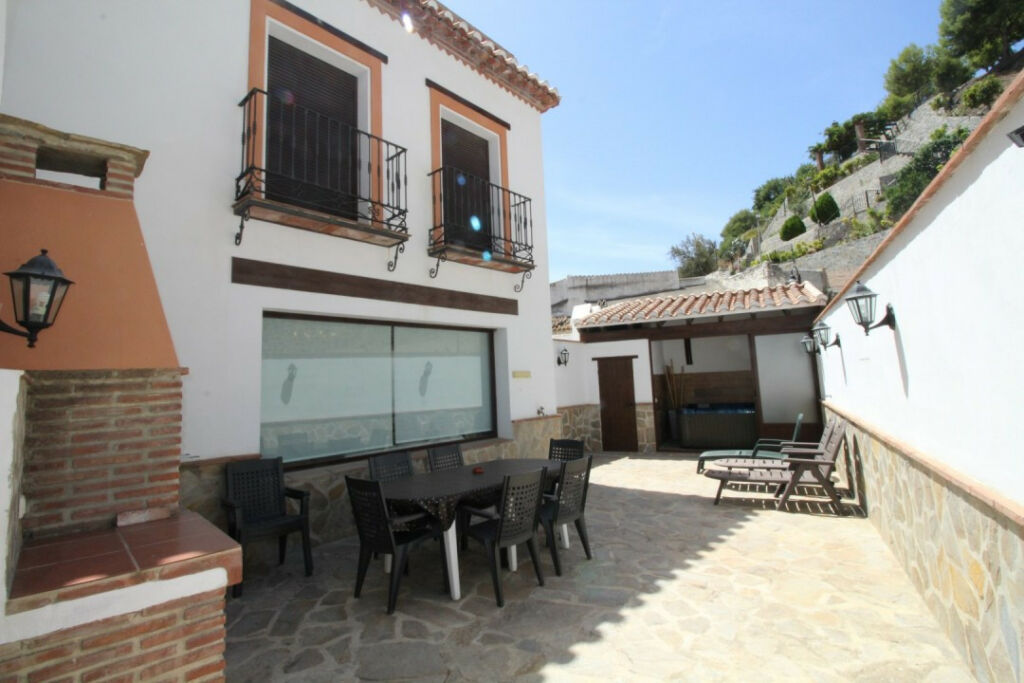 Semi-Detached House Salares Málaga - image 2