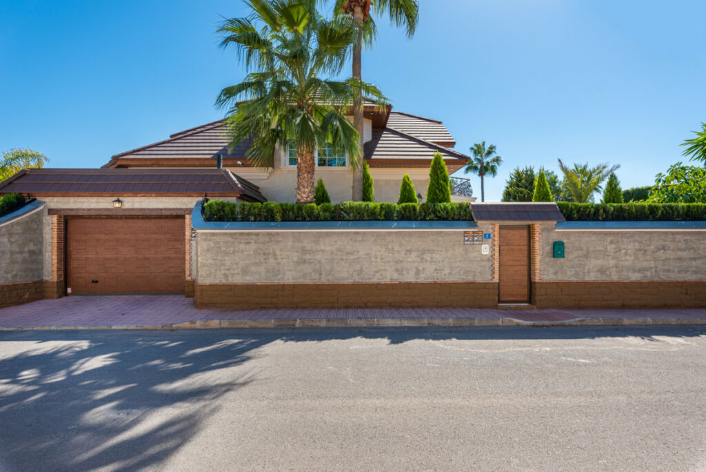 Detached Villa Dona Pepa Alicante - image 2