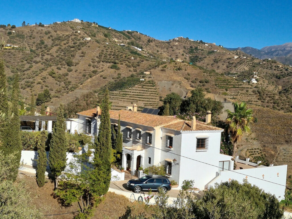 Detached Villa Torrox Málaga - image 2