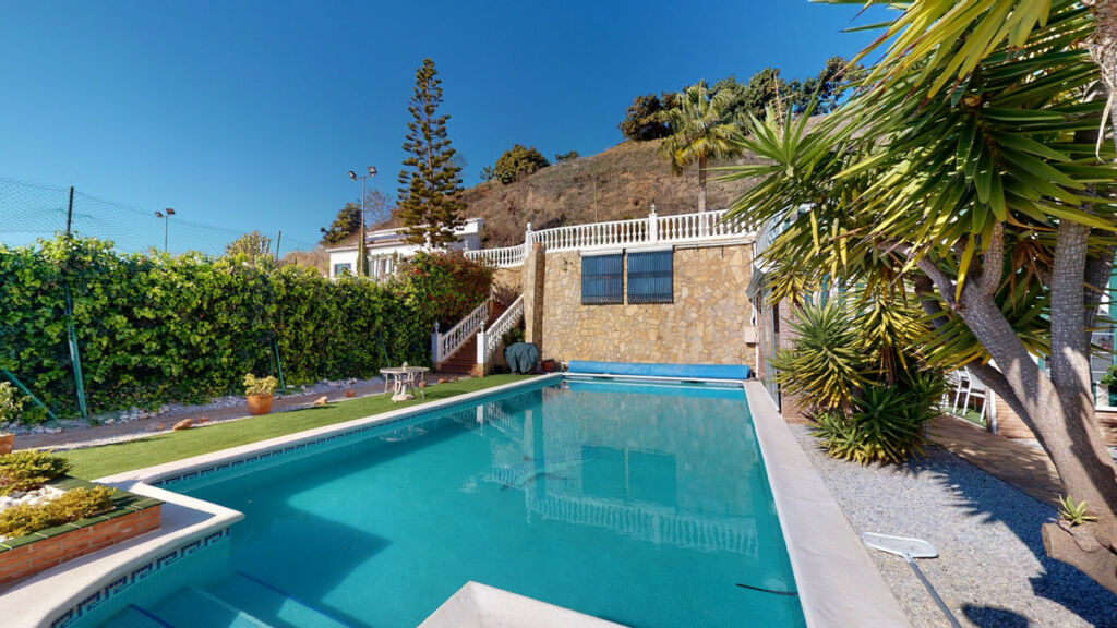 Detached Villa Torrox Costa Málaga - image 2