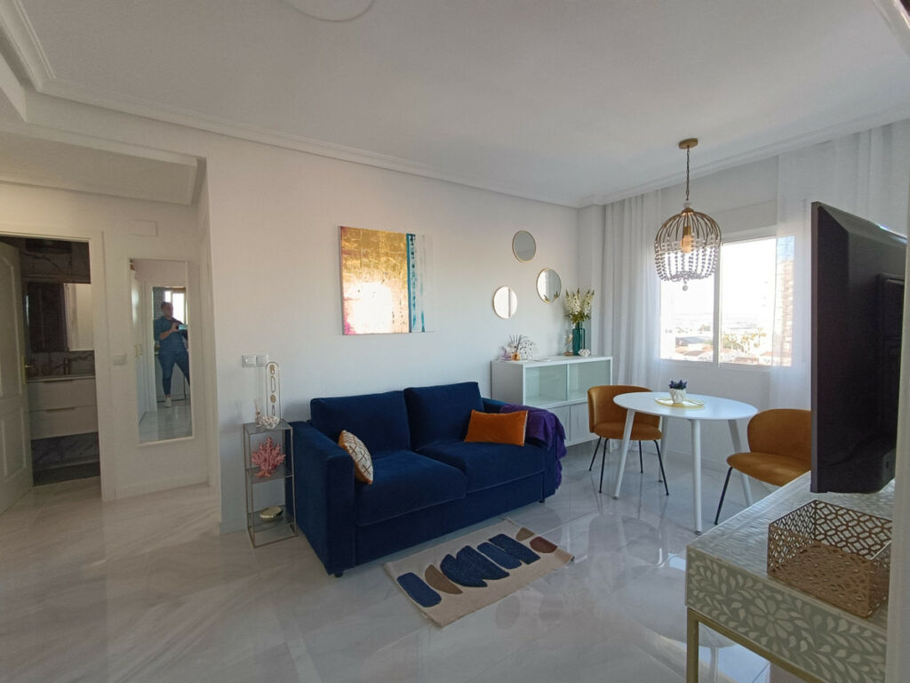 Middle Floor Apartment Aguas Nuevas Alicante - image 2