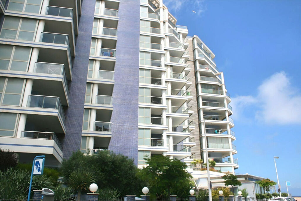 Middle Floor Apartment Calpe Alicante - image 2