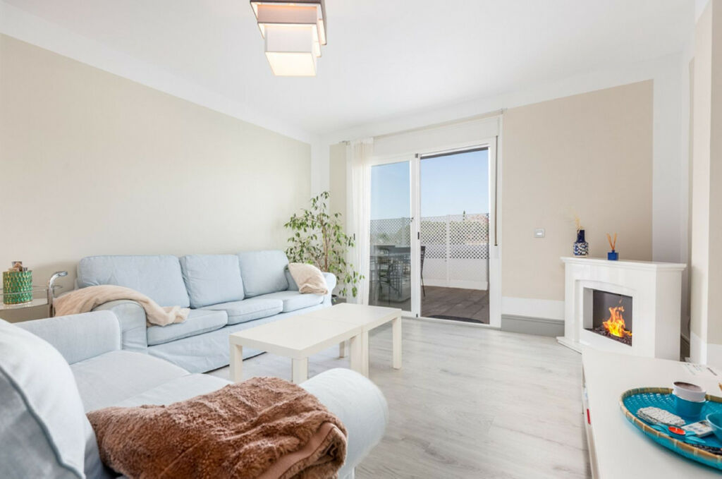 Middle Floor Apartment Nueva Andalucía Málaga - image 5