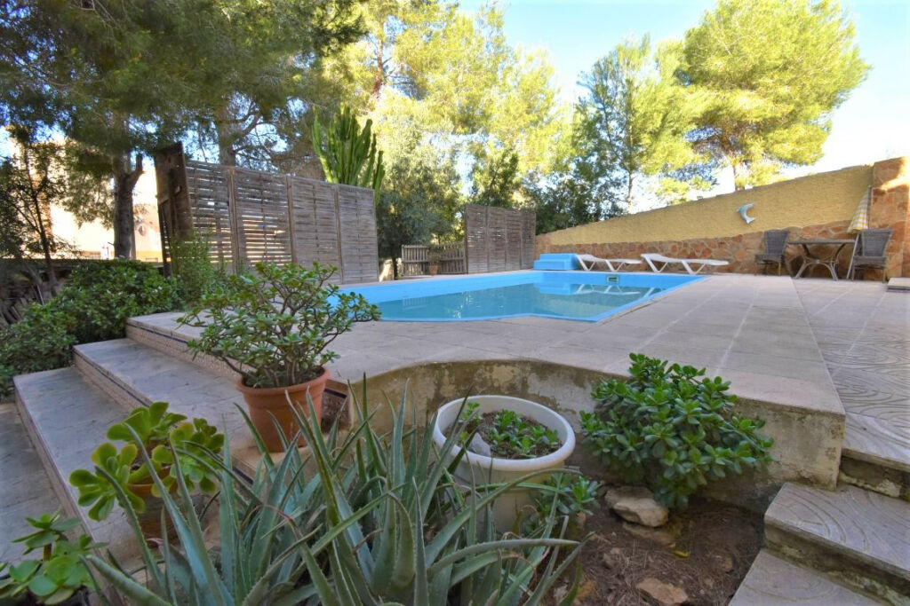 Detached Villa Villamartin Alicante - image 2