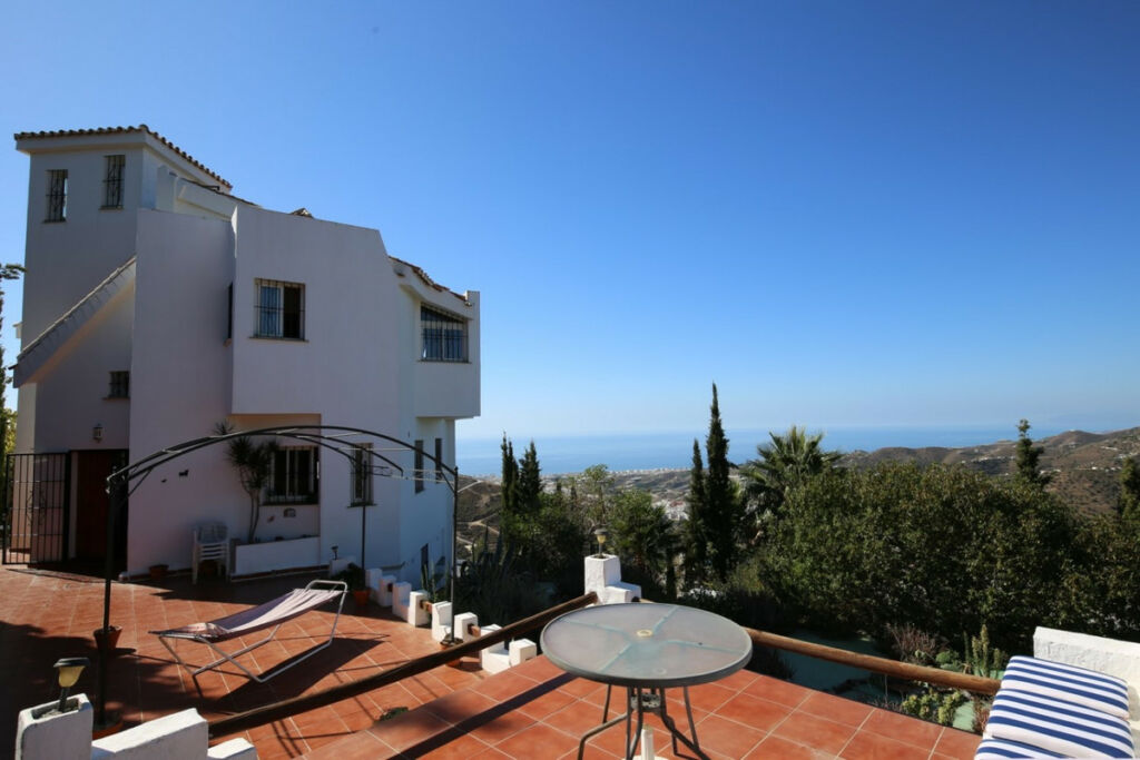 Detached Villa Torrox Málaga - image 2