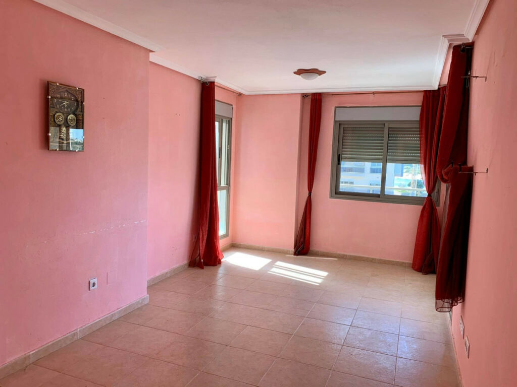 Middle Floor Apartment Guardamar del Segura Alicante - image 2