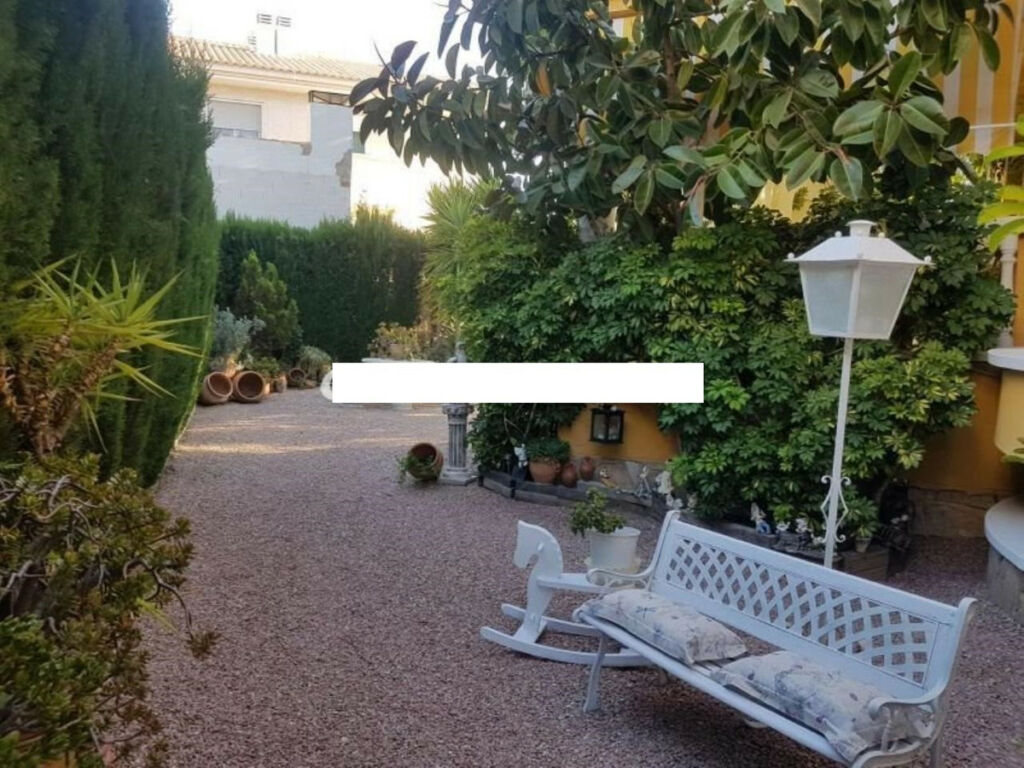 Detached Villa Petrer Alicante - image 2