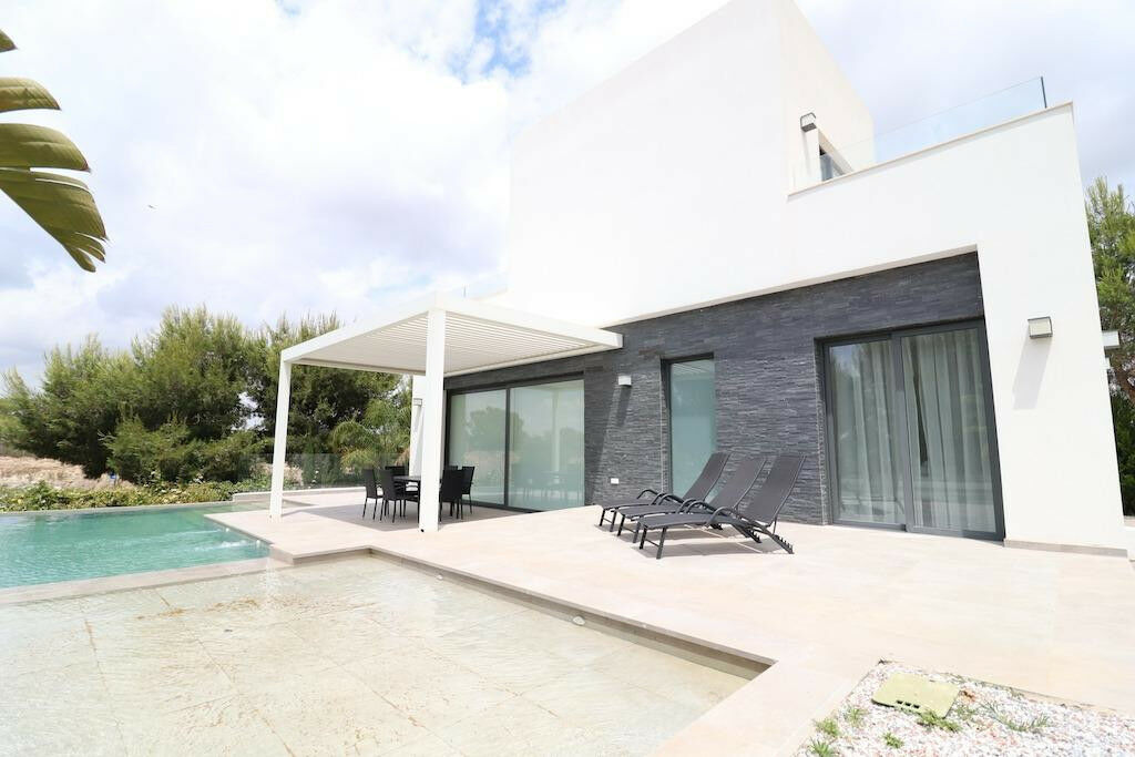 Detached Villa Campoamor Alicante - image 2
