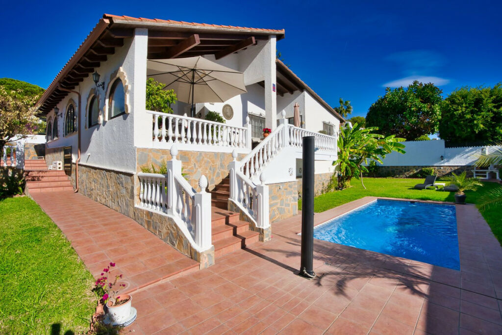 Detached Villa Torrenueva Málaga - image 2