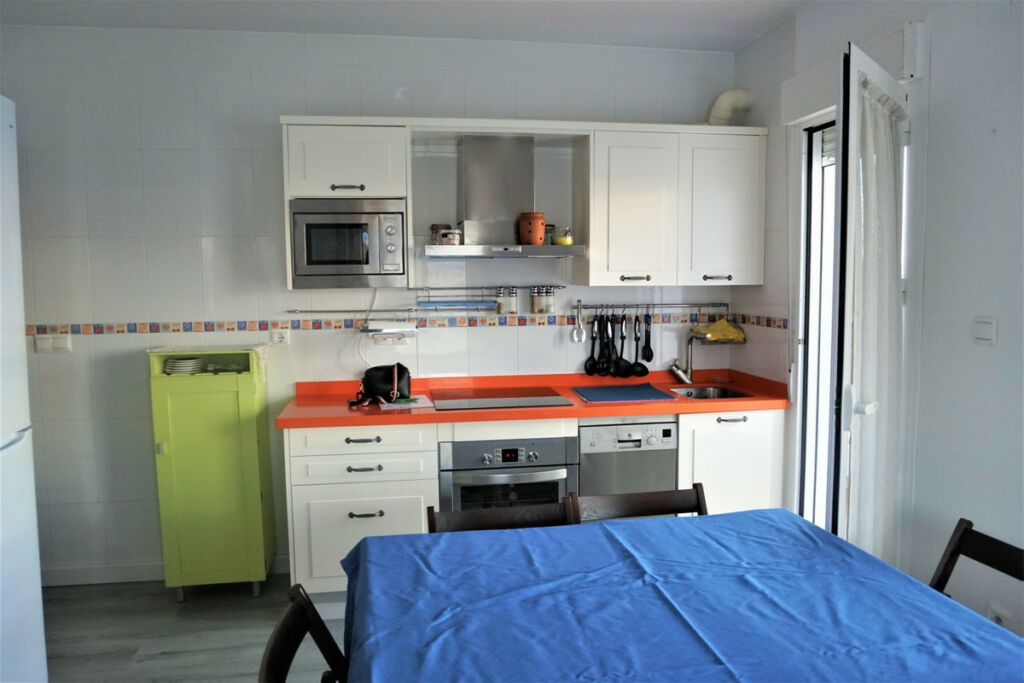 Middle Floor Apartment Caleta de Vélez Málaga - image 2