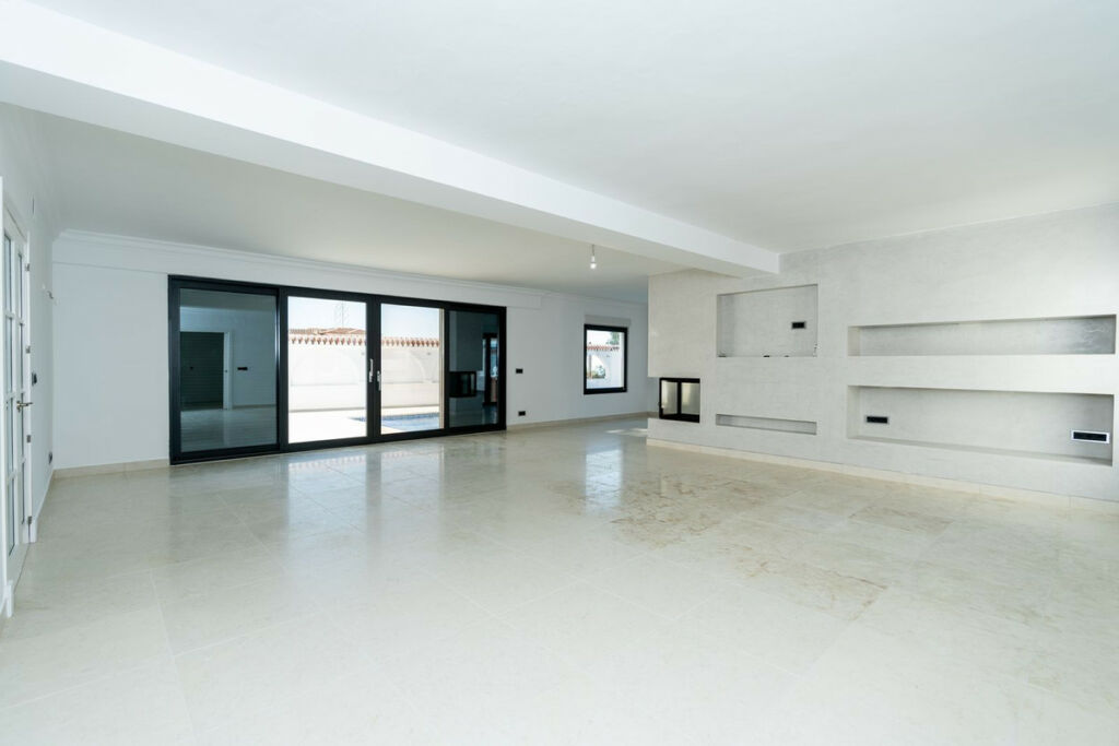 Detached Villa Benalmadena Málaga - image 2
