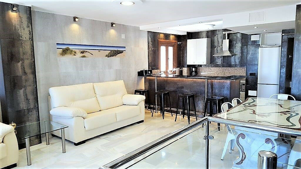 Middle Floor Apartment Puerto Banús Málaga - image 2