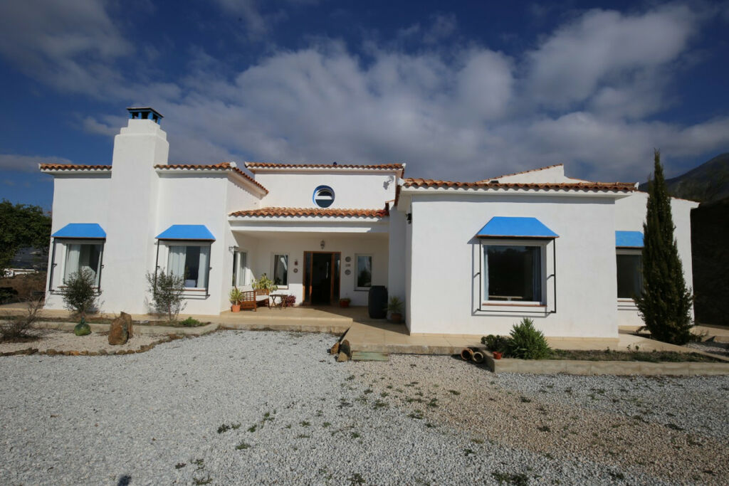 Detached Villa Alcaucín Málaga - image 2
