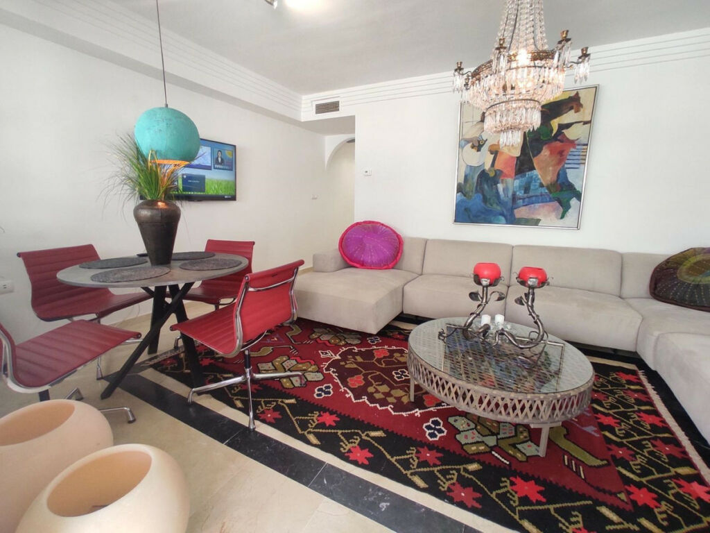 Middle Floor Apartment Marbella Málaga - image 2