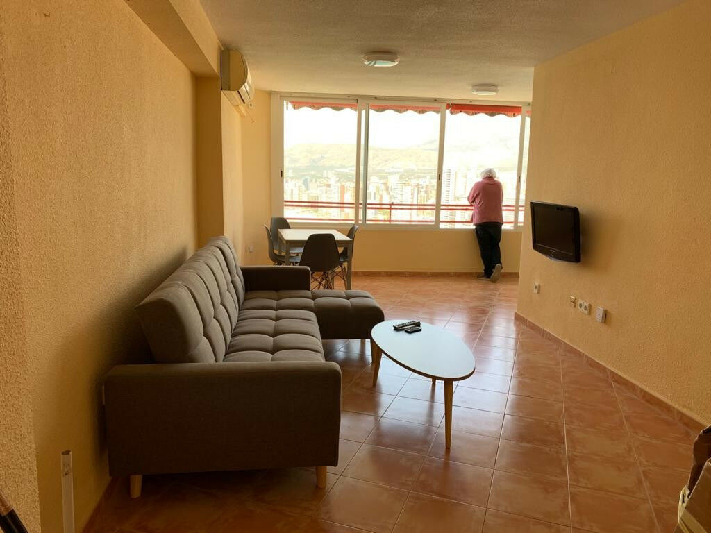 Middle Floor Apartment Benidorm Alicante - image 2