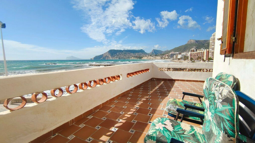 Detached Villa Calpe Alicante - image 2