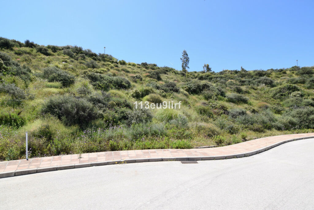 Residential Plot La Cala Golf Málaga - image 2