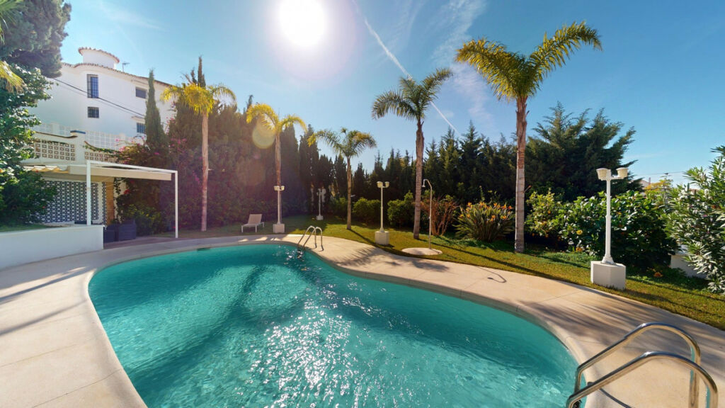 Detached Villa Caleta de Vélez Málaga - image 2