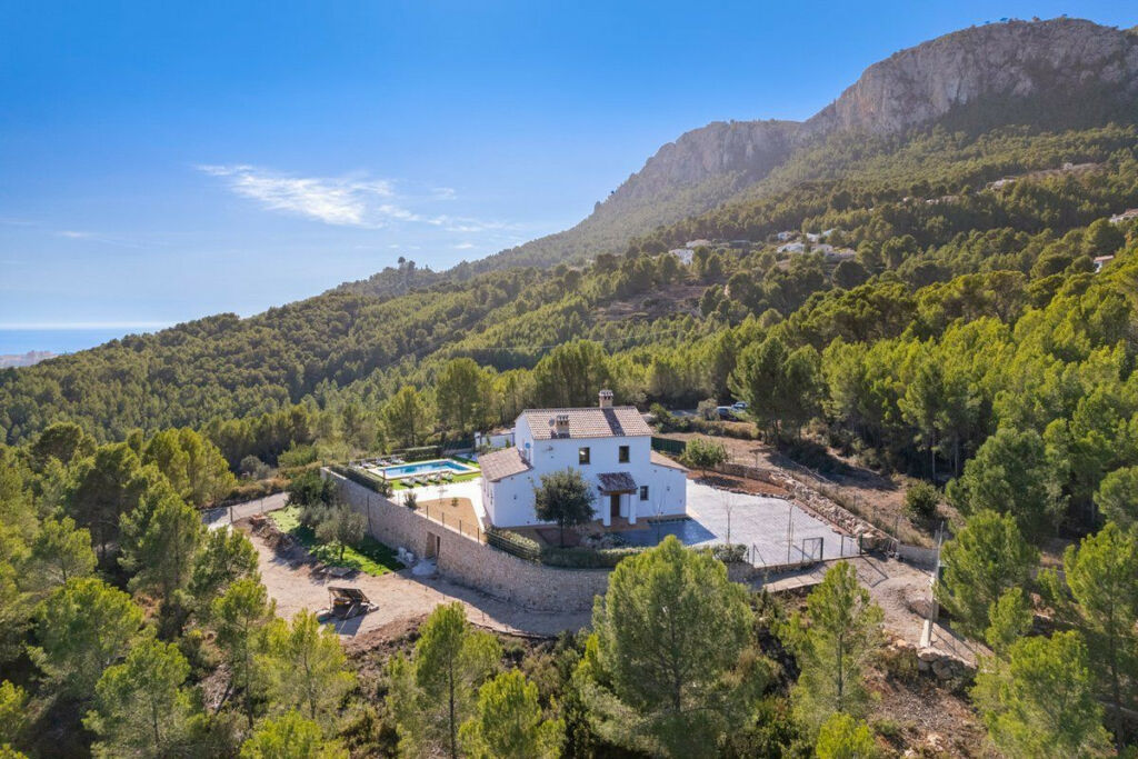 Detached Villa Calpe Alicante - image 2