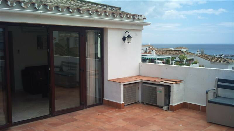 Penthouse La Duquesa Málaga - image 2