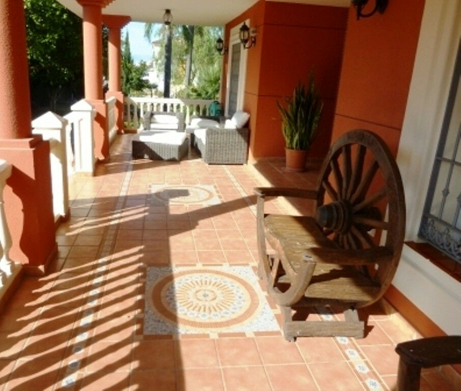 Detached Villa Alhaurín de la Torre Málaga - image 2