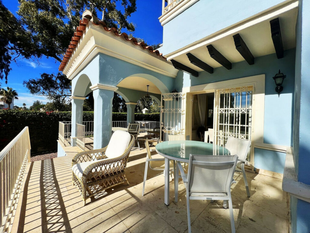 Detached Villa Puerto Banús Málaga - image 2