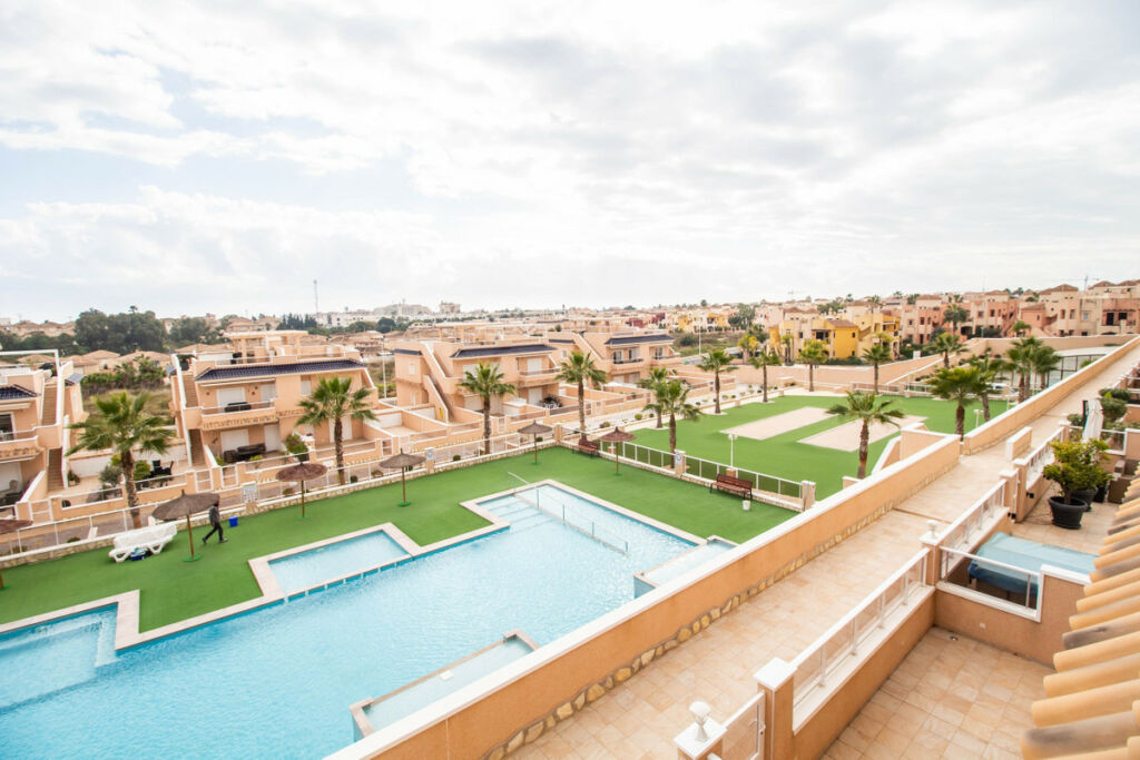Middle Floor Apartment Los Altos Alicante - image 2