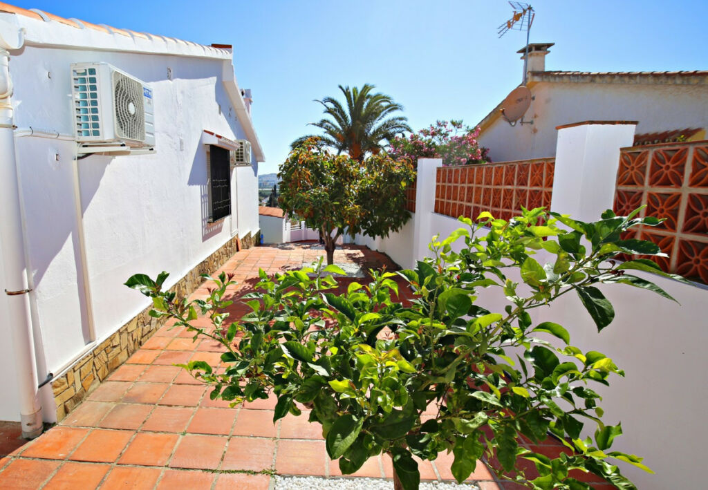 Detached Villa Caleta de Vélez Málaga - image 2