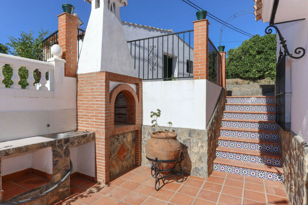Detached Villa Alozaina Málaga - image 2