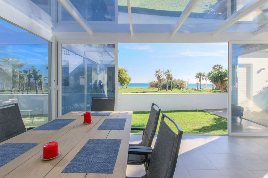 Detached Villa New Golden Mile Málaga - image 2