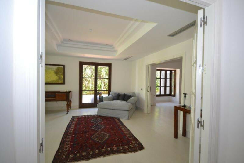 Detached Villa Guadalmina Baja Málaga - image 20