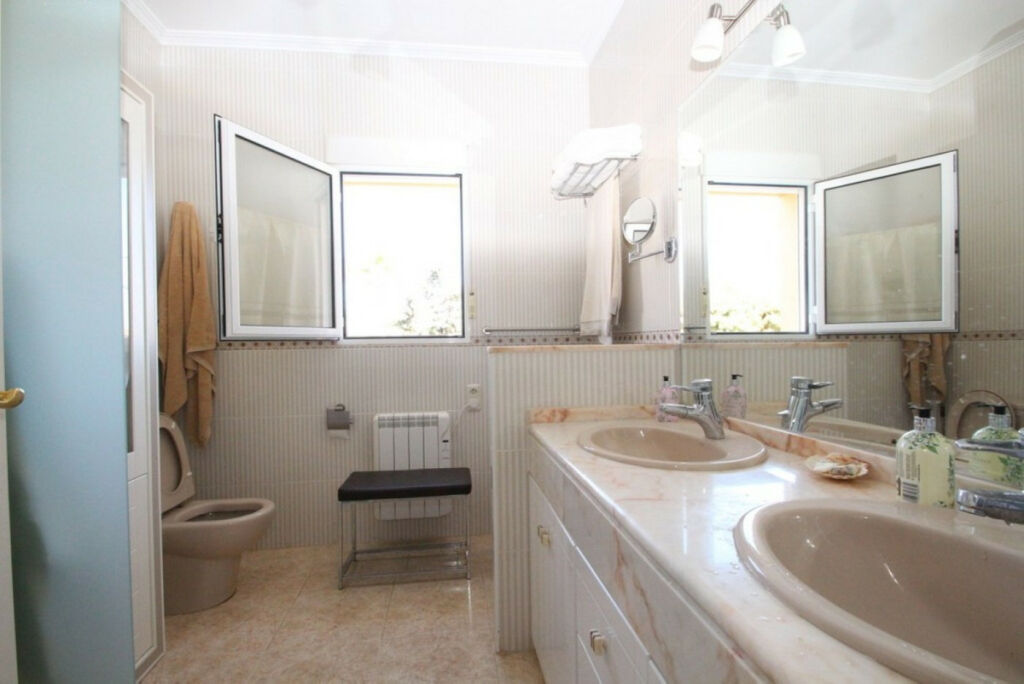 Detached Villa Cabo Roig Alicante - image 20