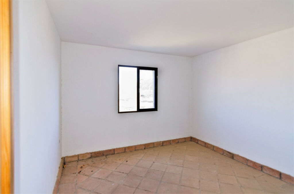Detached Villa La Viñuela Málaga - image 20
