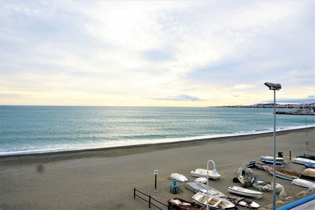 Middle Floor Apartment Caleta de Vélez Málaga - image 20