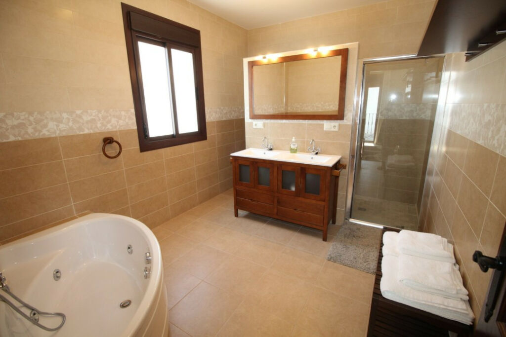 Semi-Detached House Salares Málaga - image 20