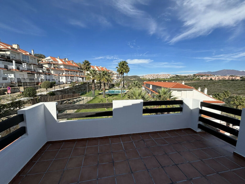 Penthouse Duplex La Duquesa Málaga - image 15