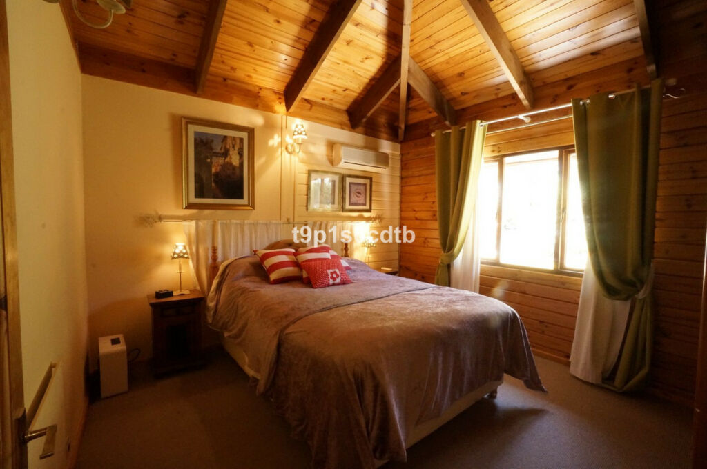 Detached Villa Monda Málaga - image 20