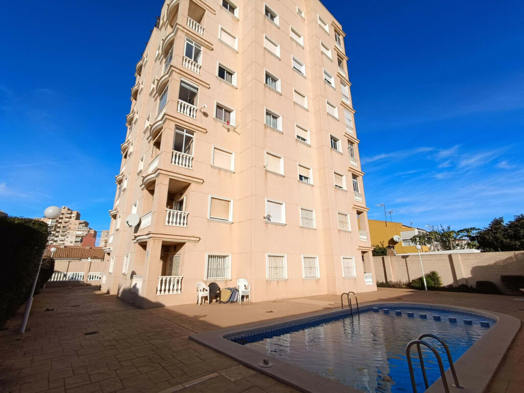 Middle Floor Apartment Aguas Nuevas Alicante - image 20