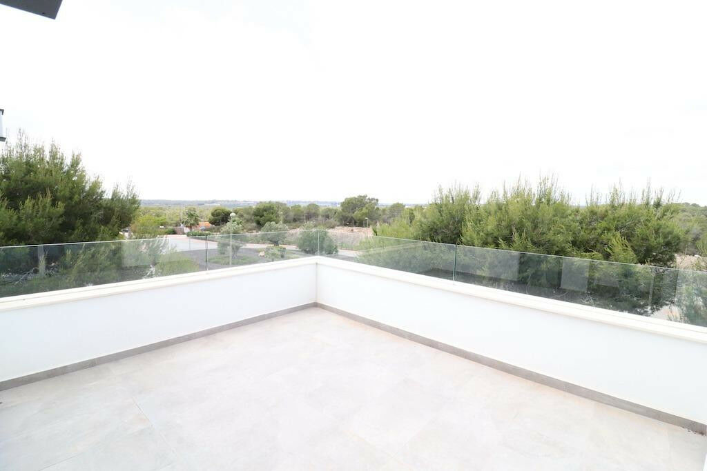 Detached Villa Campoamor Alicante - image 20