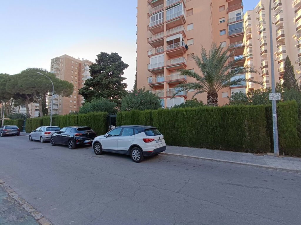 Middle Floor Apartment Campoamor Alicante - image 20
