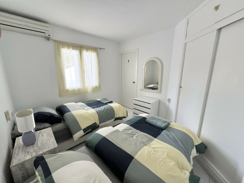 Middle Floor Apartment Calahonda Málaga - image 20