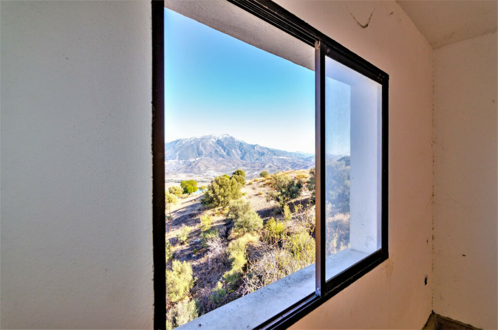 Detached Villa La Viñuela Málaga - image 21